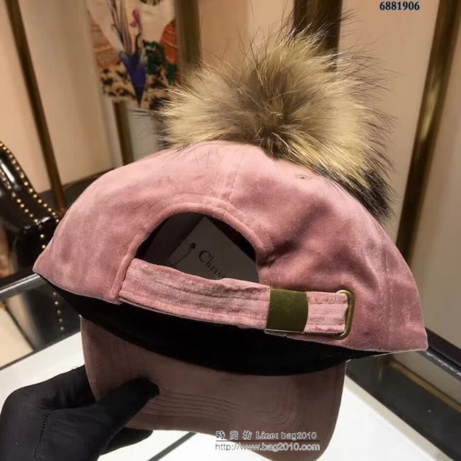 DIOR迪奧 火爆新款 羊絨搭配毛球鴨舌帽 6881906 LLWJ5657
